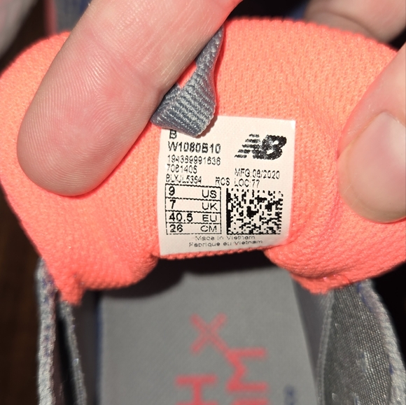 NWOT Newbalace women's 9 shoe - Picture 5 of 5